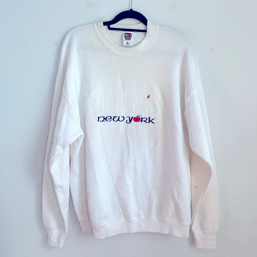 Vintage Embroidered New York City Big Apple skyline crewneck sweatshirt sz XL